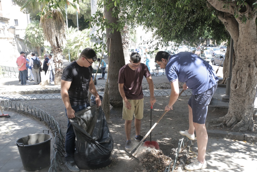 Marines and Sailors help restore War Memorial Park