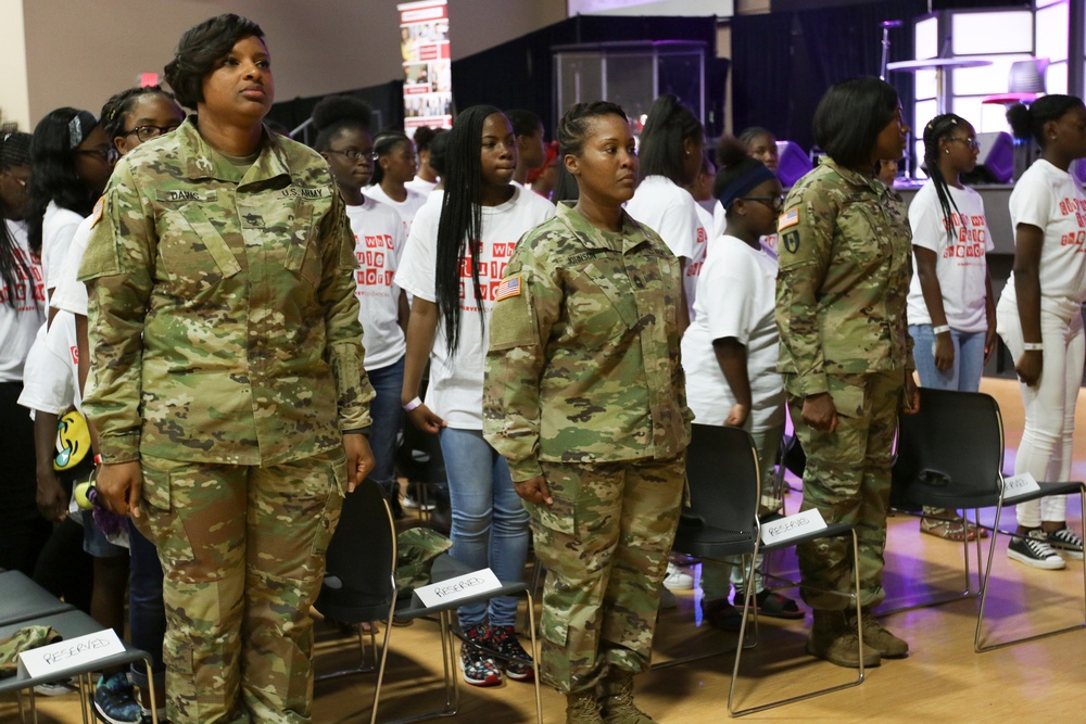 Former Miss USA, Army women making a difference in the lives of young women