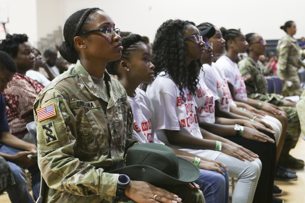 Former Miss USA, Army women making a difference in the lives of young women