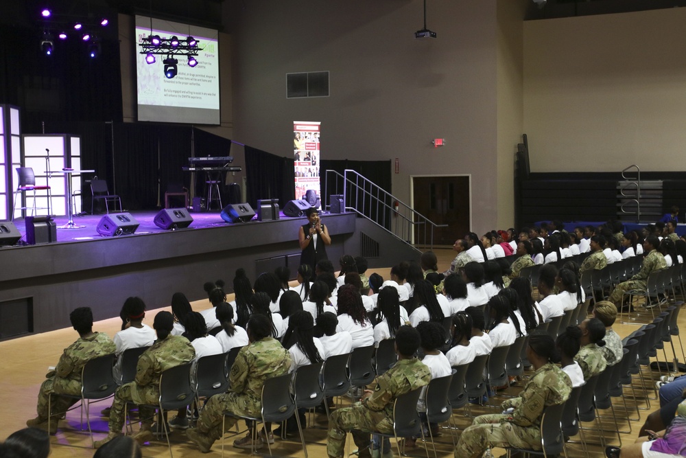 Former Miss USA, Army women making a difference in the lives of young women