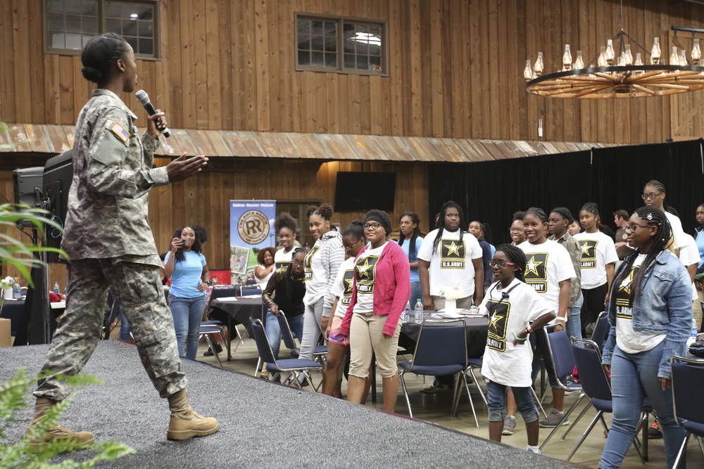 Former Miss USA, Army women making a difference in the lives of young women