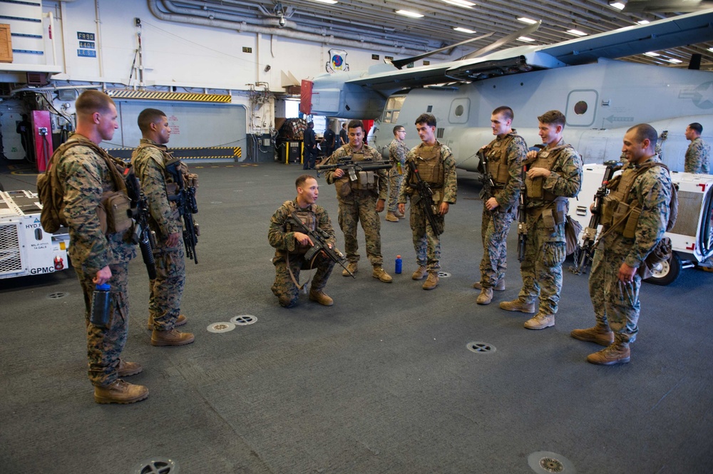 Marines conduct weapons training