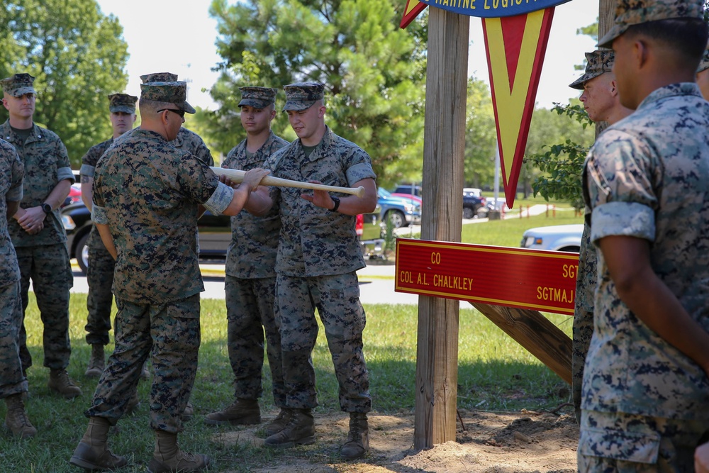 DVIDS - Images - Engineers with CLB-8 present the Regimental CO with a ...