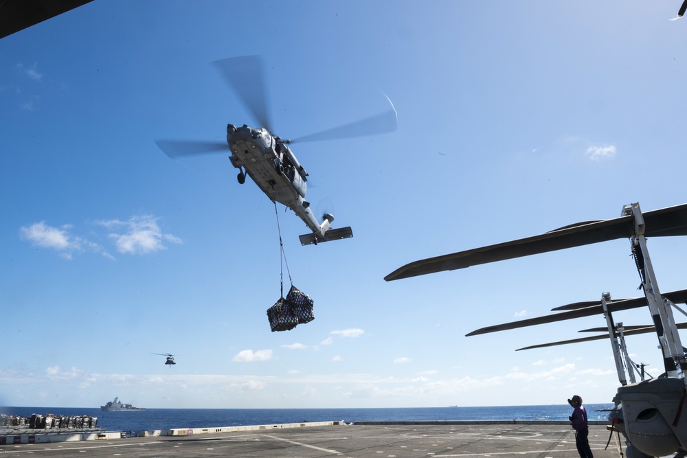 USS Green Bay conducts vertical replenishment