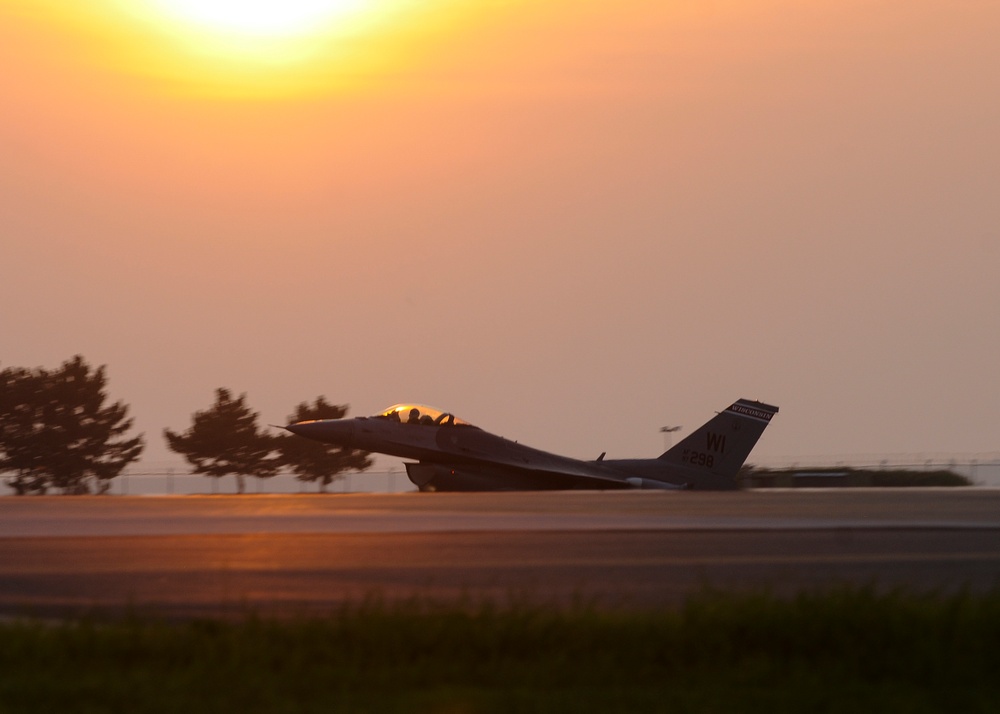 176th Fighter Squadron begins arrival at Kunsan