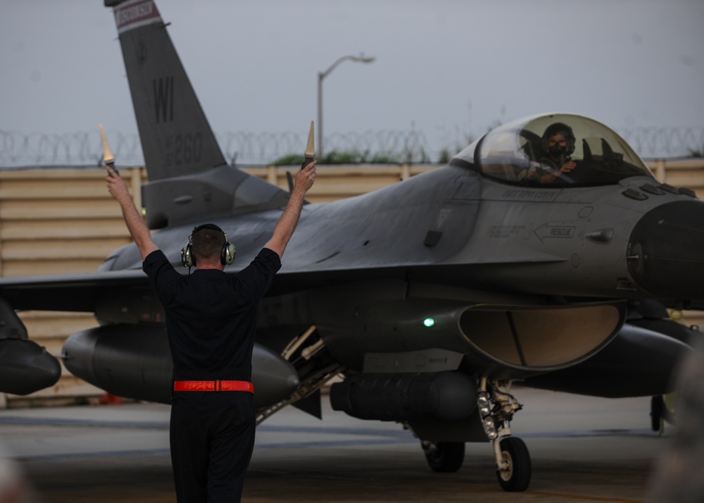 176th Fighter Squadron begins arrival at Kunsan