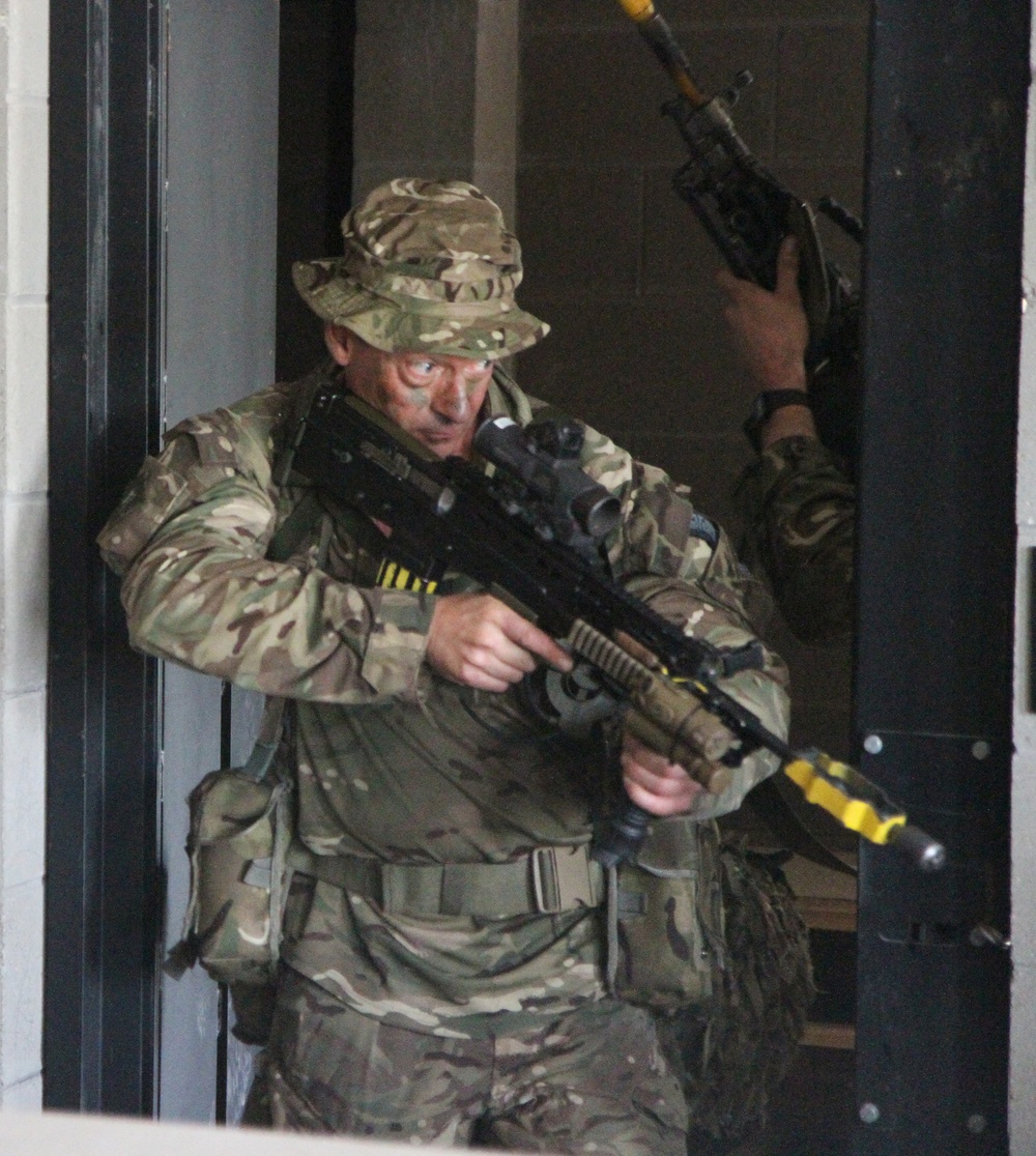 British Royal Army Soldiers Train with American Special Forces