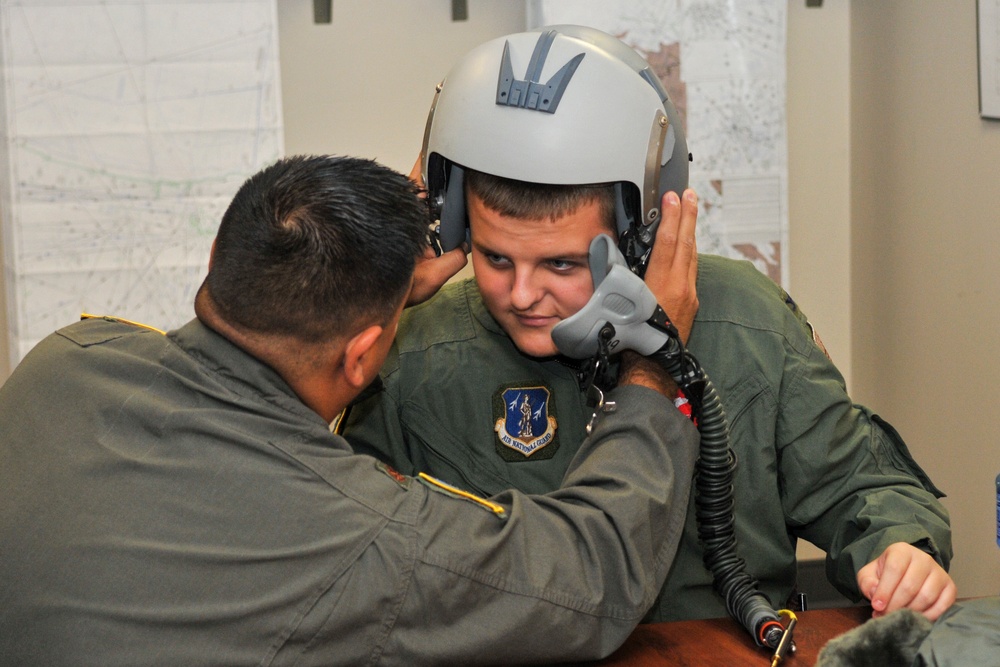 Gahanna teen becomes honorary Pilot for a Day