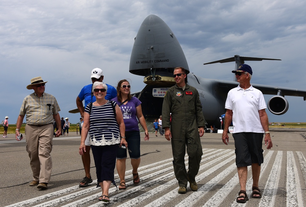 Inspired by air show, boy becomes USAF pilot