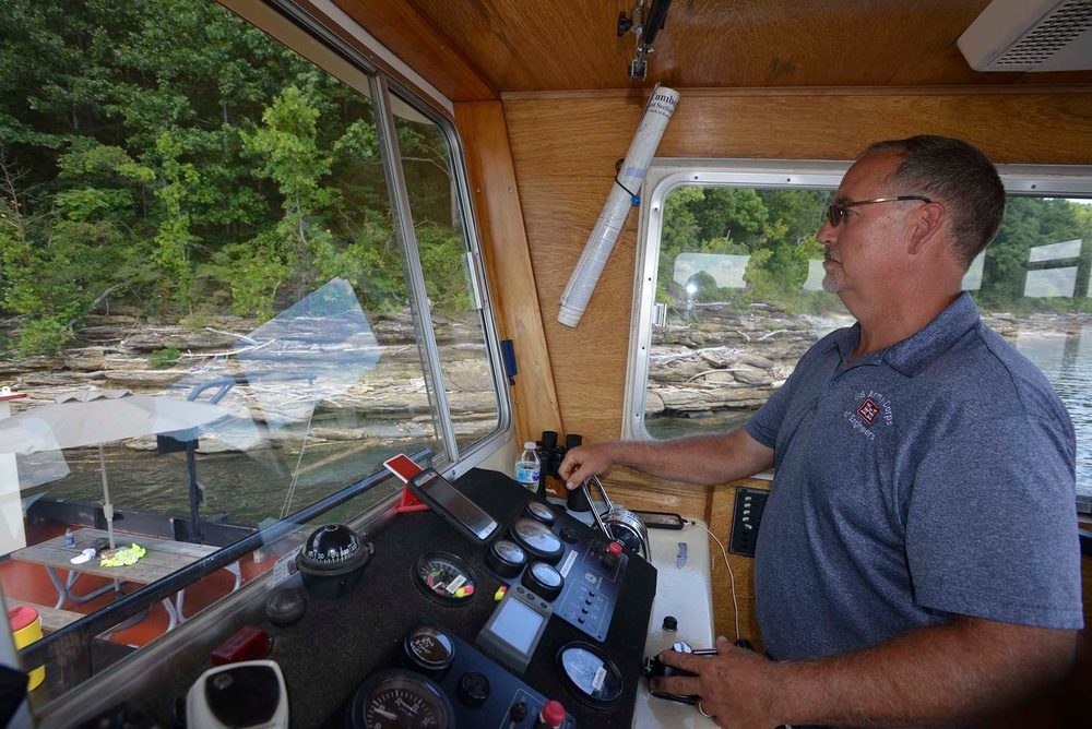 ‘PRIDE of the Cumberland’ clearing debris, trash on Lake Cumberland