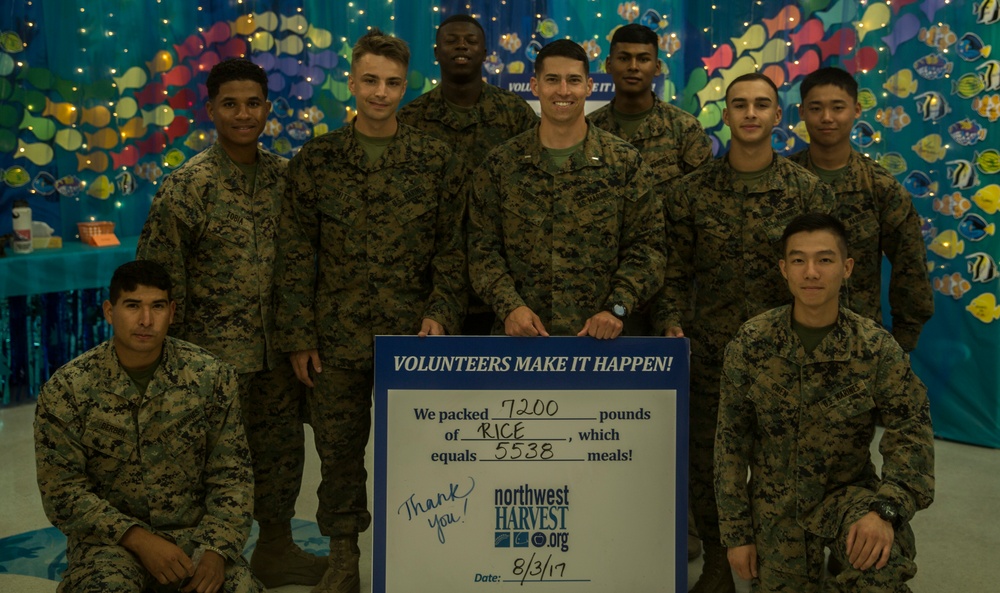 Marines give back to Seattle