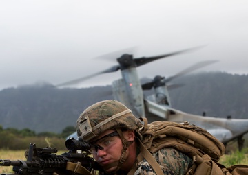 Mission readiness: Hawaii Marines simulate NEO over Oahu