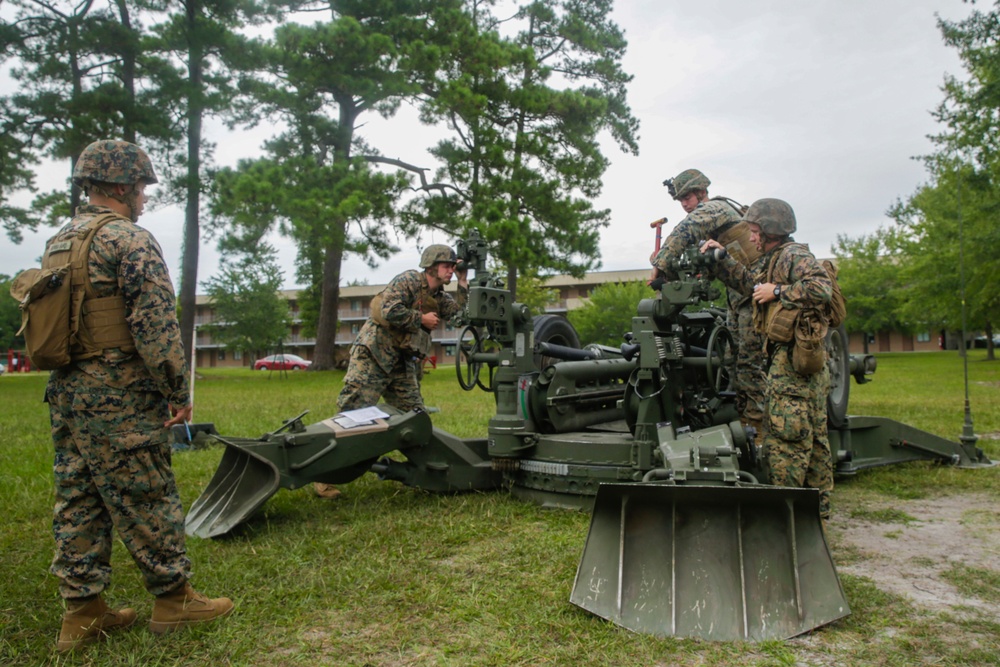 Guns out: Artillery Marines Participate in Section Chief Course