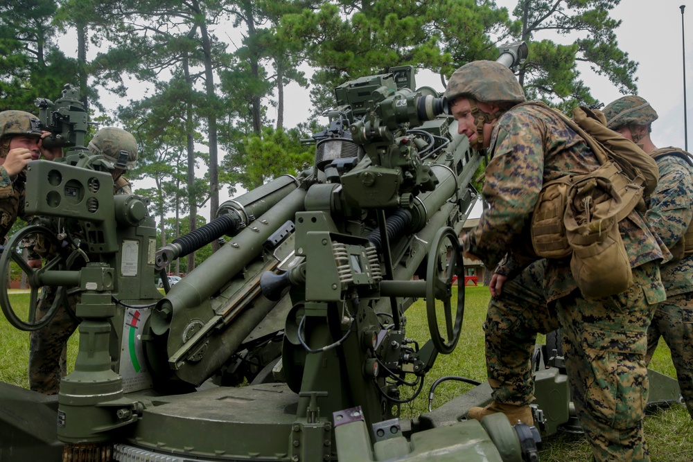 Guns out: Artillery Marines Participate in Section Chief Course