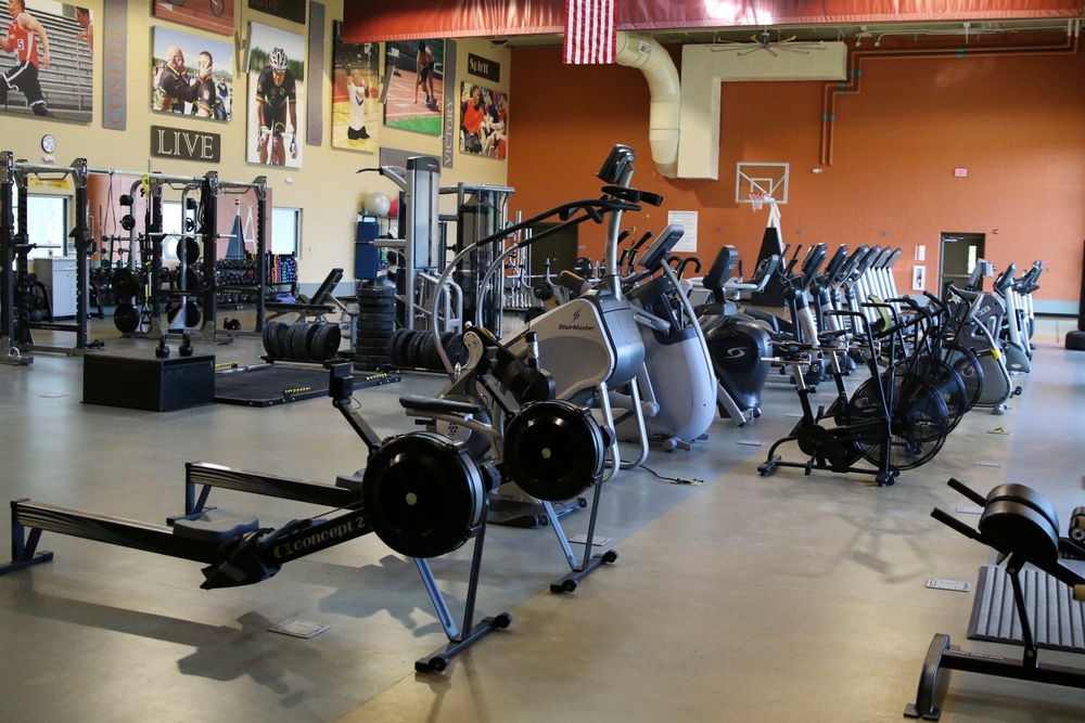2nd MAW CG visits Wounded Warrior Battalion-East Marines