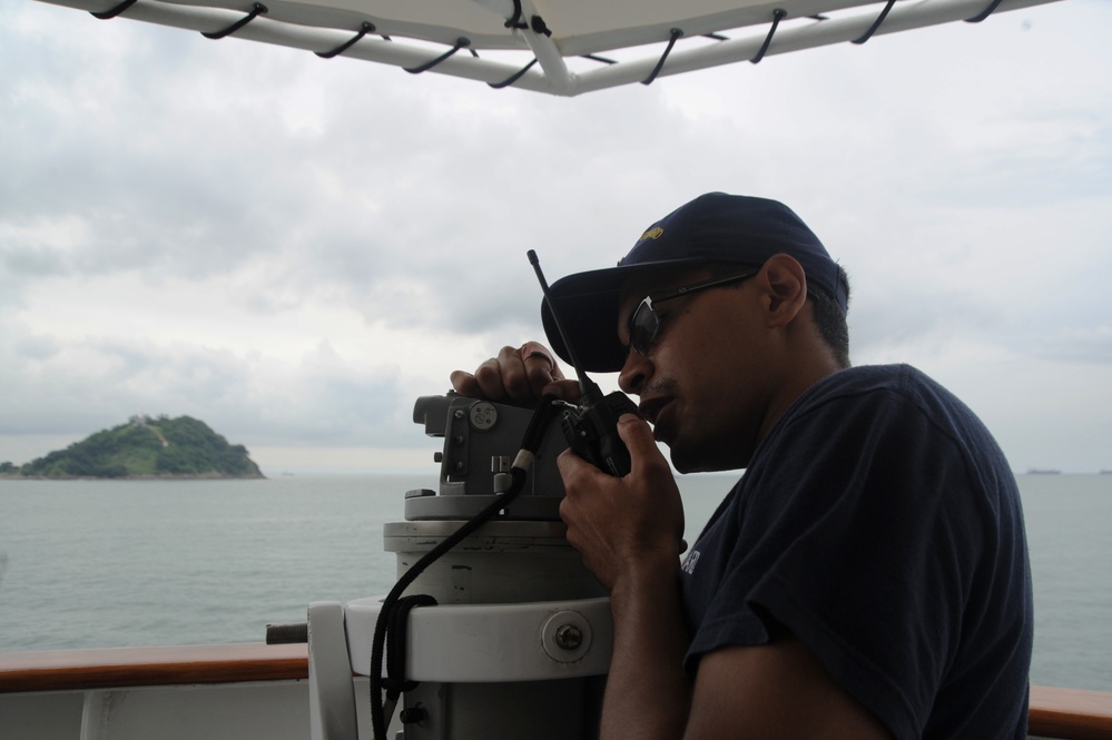 USCGC Tampa Gets Underway from Panama