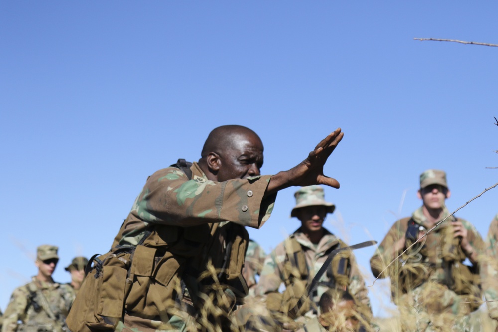 South African troops instruct U.S. Army, Marines in bush craft during Shared Accord ‘17