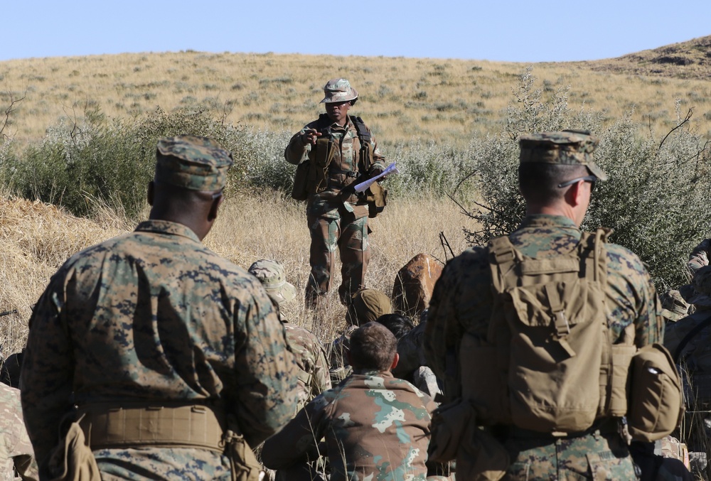 South African troops instruct U.S. Army, Marines in bush craft during Shared Accord ‘17