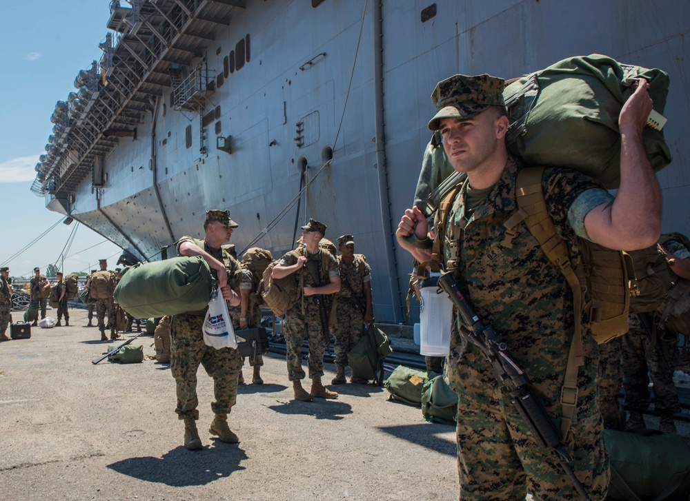 Iwo Jima Amphibious Readiness Group (ARG) Conducts PHIBRON-MEU Integrated Training (PMINT)