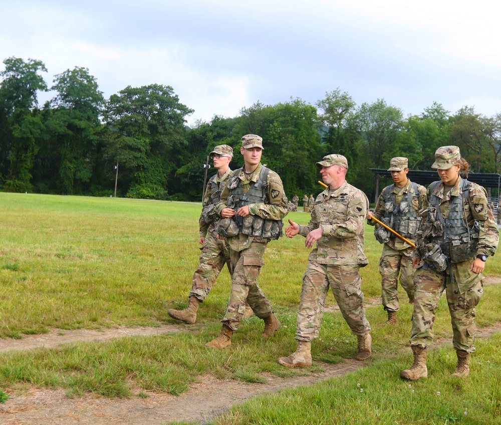 DVIDS Images Army Reserve Leaders Train USMA Cadets Image 5 Of 7 