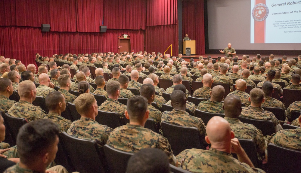 CMC Visits Marine Corps Base Hawaii