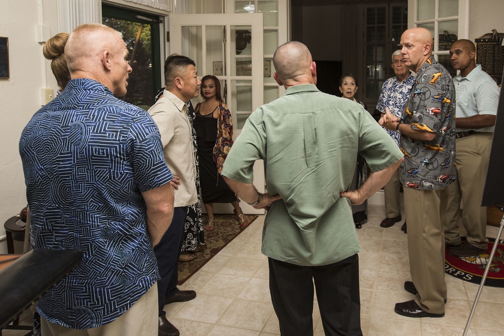 Lt. Gen. Berger hosts dinner for Commandant of the Marine Corps