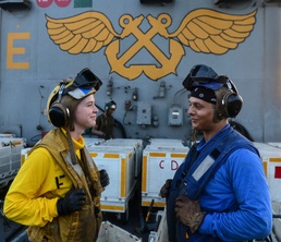 Nimitz Supports Operation Inherent Resolve
