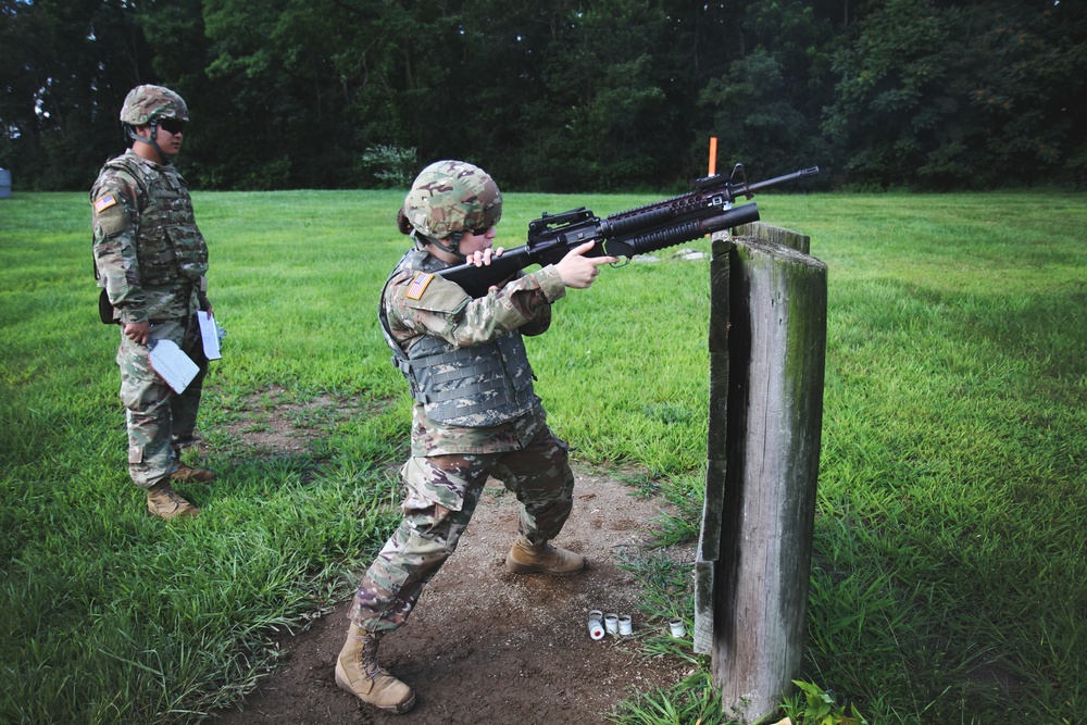 213th Finance Soldiers Qualify at the range