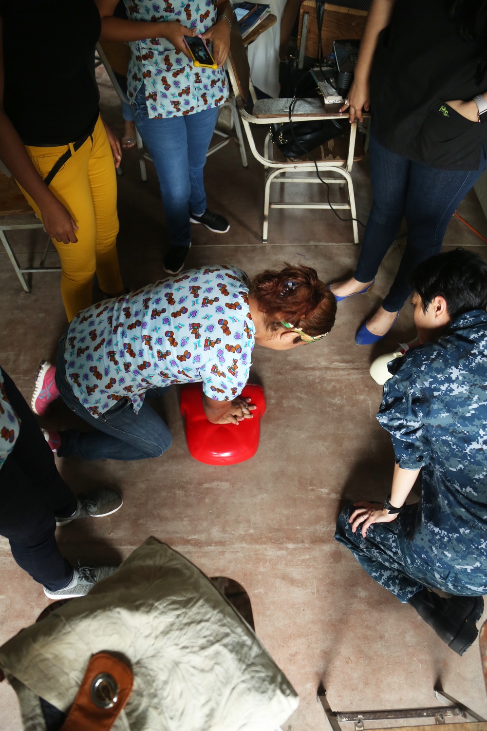 Navy Medical Professionals Train with Honduran Counterparts during SPS 17