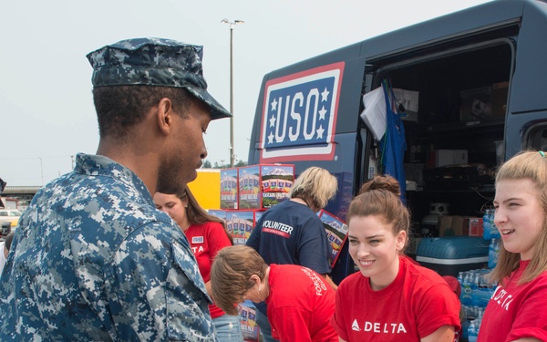 USO Hosts Pier Barbecue for USS Anchorage