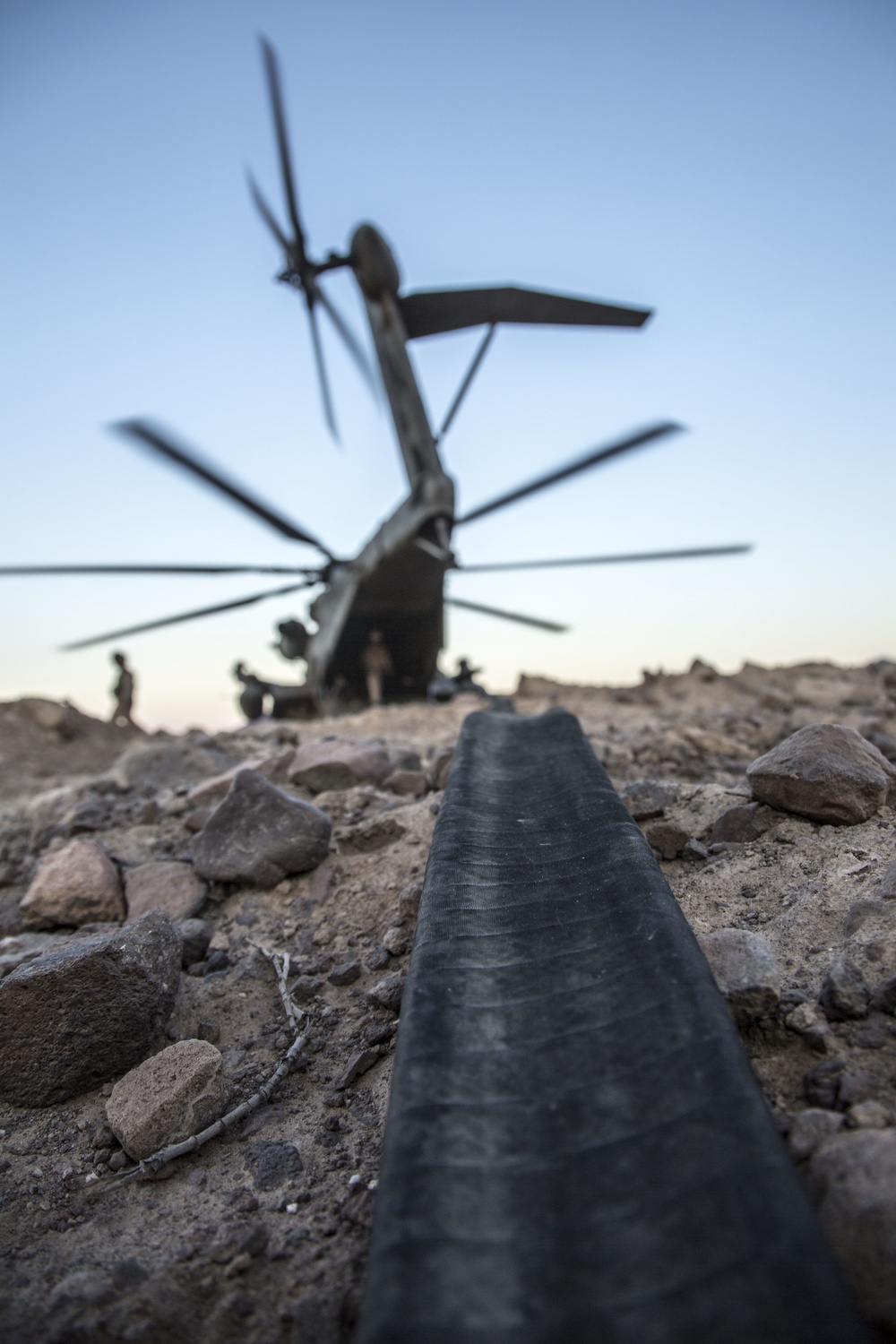ITX 5-17 CH53 Re-fuels 1st Tank BN