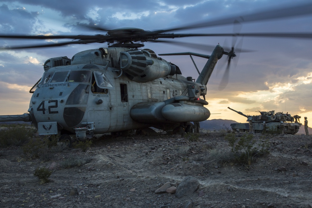 ITX 5-17 CH53 Re-fuels 1st Tank BN