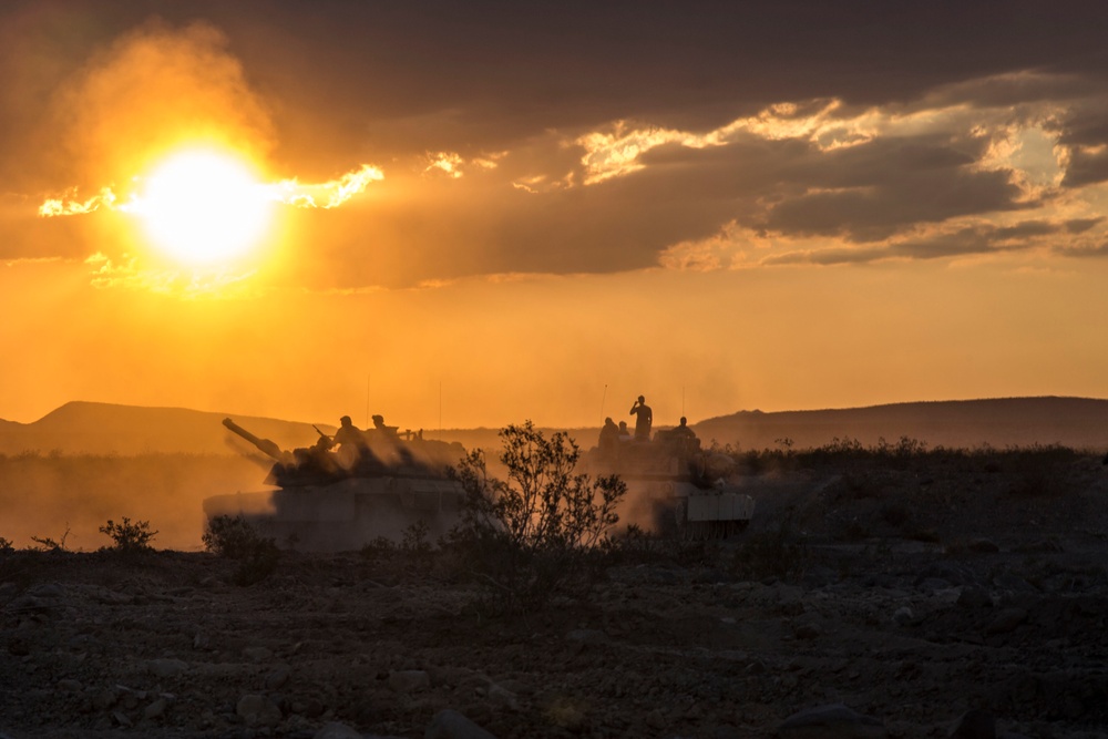 ITX 5-17 CH53 Re-fuels 1st Tank BN