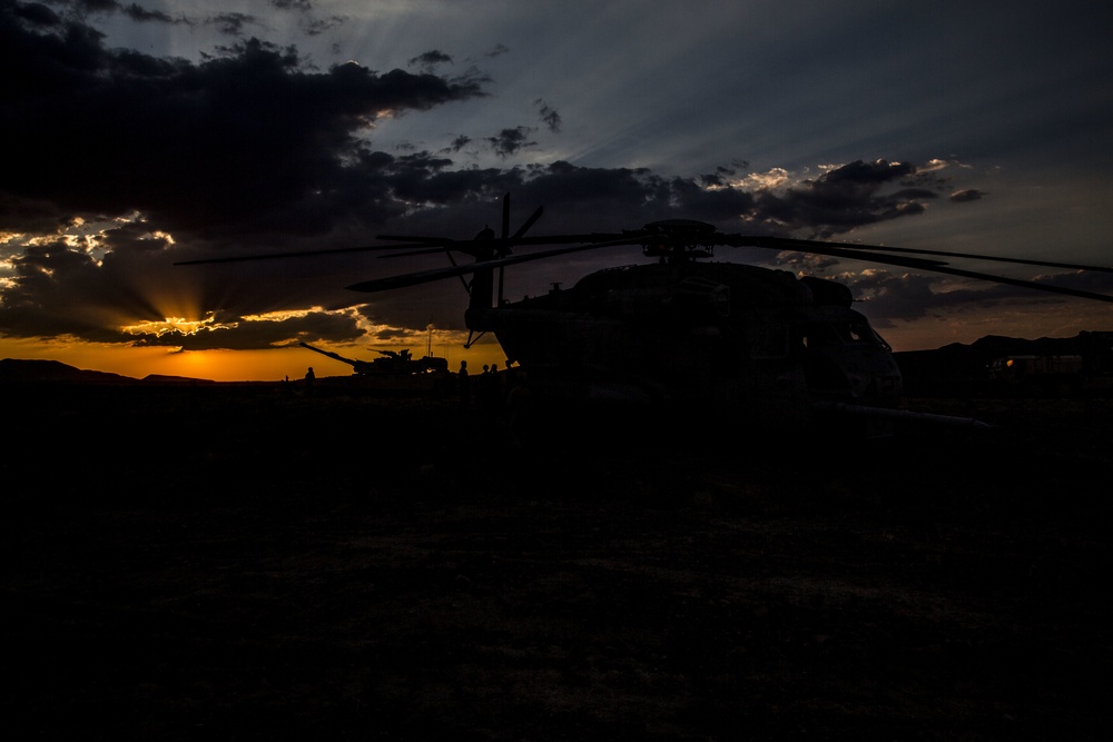 ITX 5-17 CH53 Re-fuels 1st Tank BN