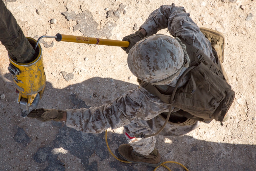 ITX 5-17 CH53 Aerial Re-Supply