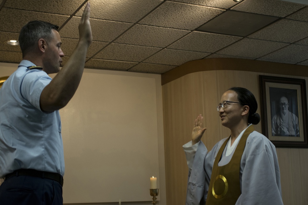 Buddhist chaplain sworn in