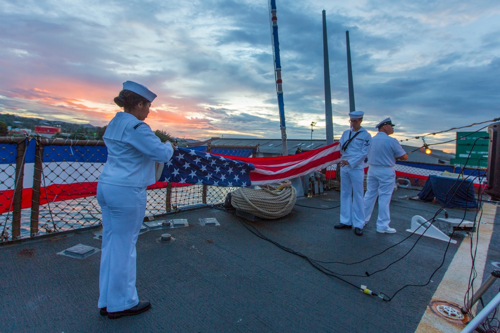 CMC Attends Reception Aboard USS Barry