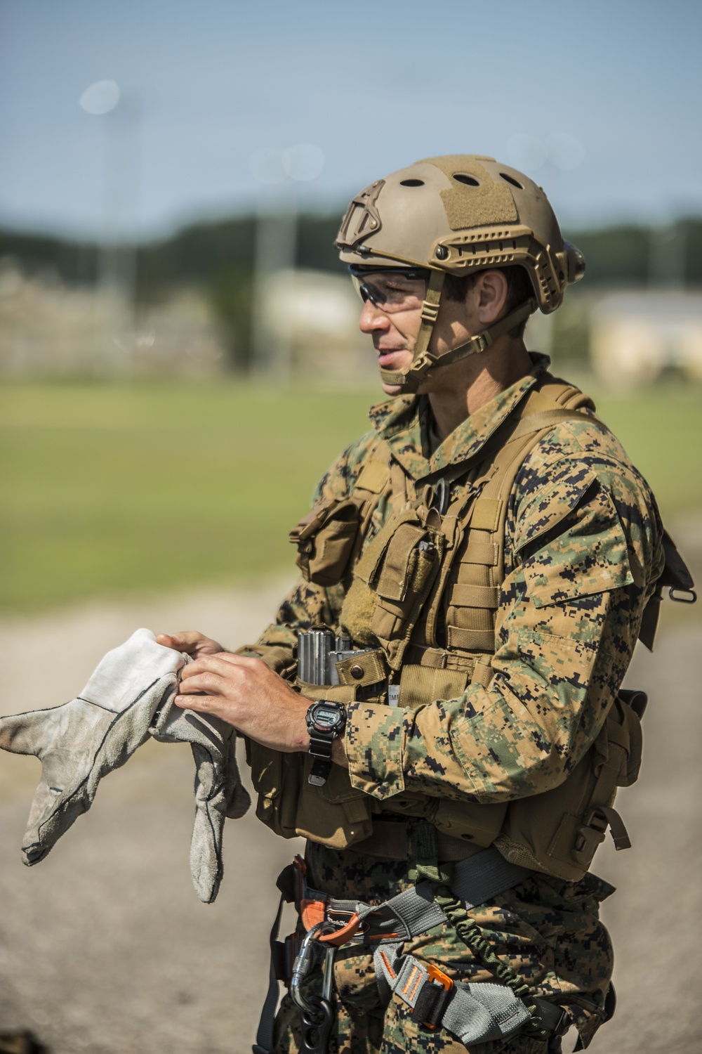 4th Recon Executes Rappelling Techniques