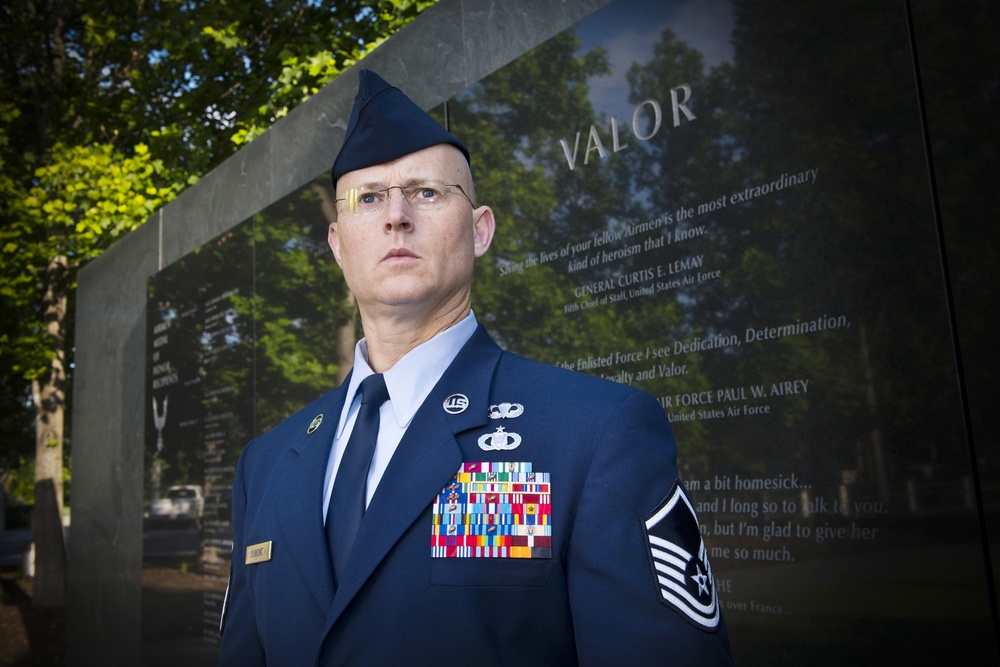 ANG's Outstanding Senior NCO of the Year: Master Sgt. Thomas DuMont