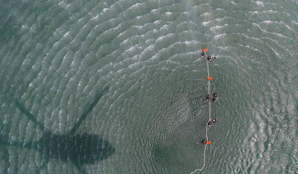 Navy, Marines exercise Special Insertion and Extraction (SPIE) proficiency