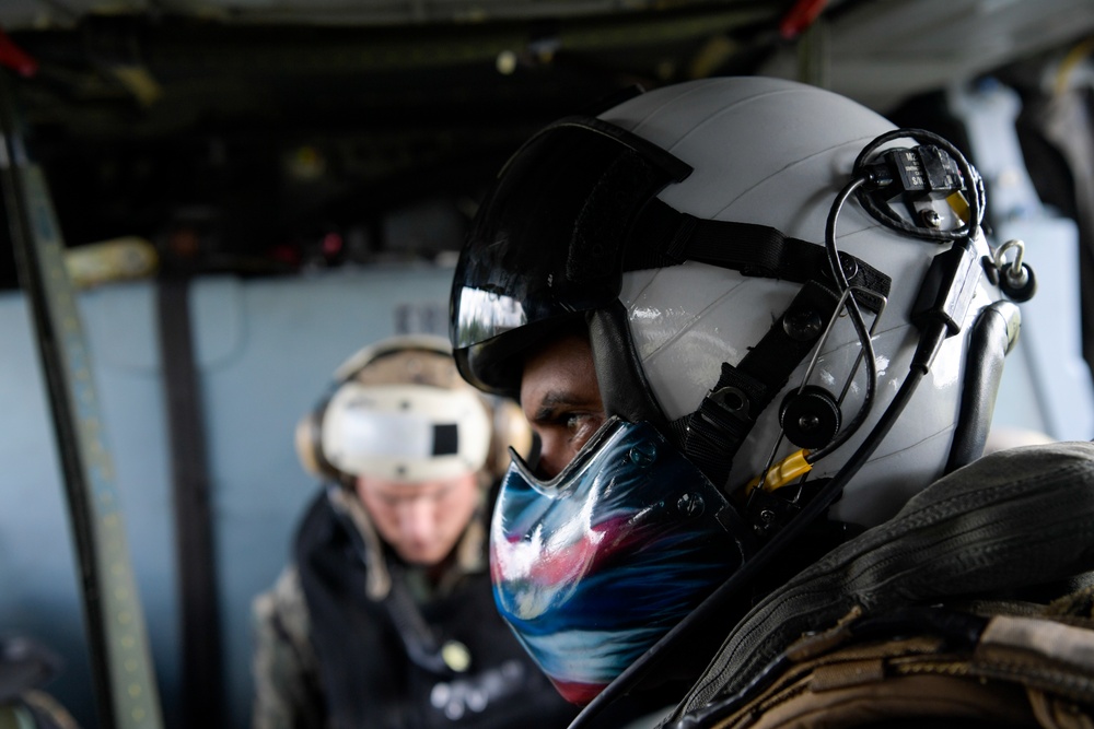 Navy, Marines exercise Special Insertion and Extraction (SPIE) proficiency