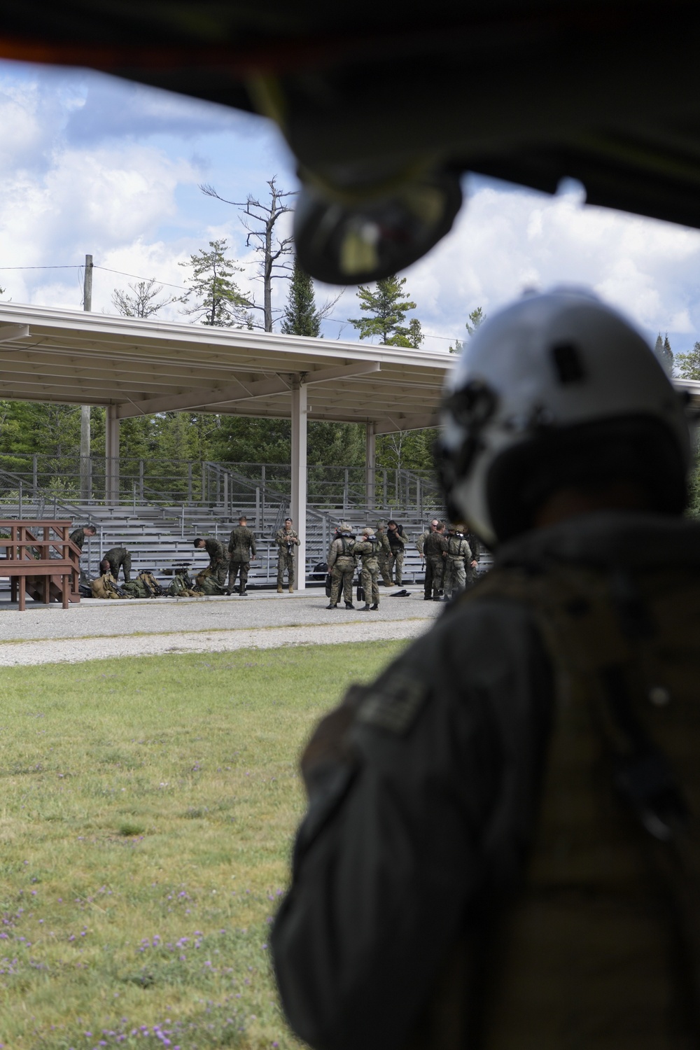 Navy, Marines exercise Special Insertion and Extraction (SPIE) proficiency