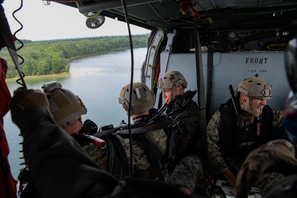 Navy, Marines exercise Special Insertion and Extraction (SPIE) proficiency