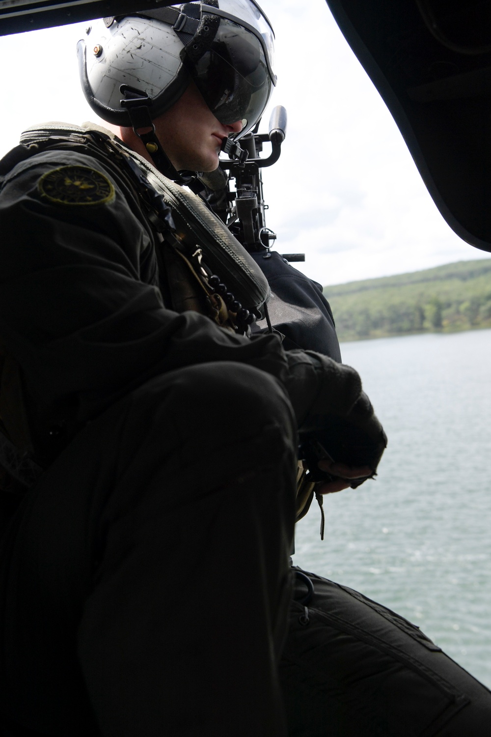 Navy, Marines exercise Special Insertion and Extraction (SPIE) proficiency