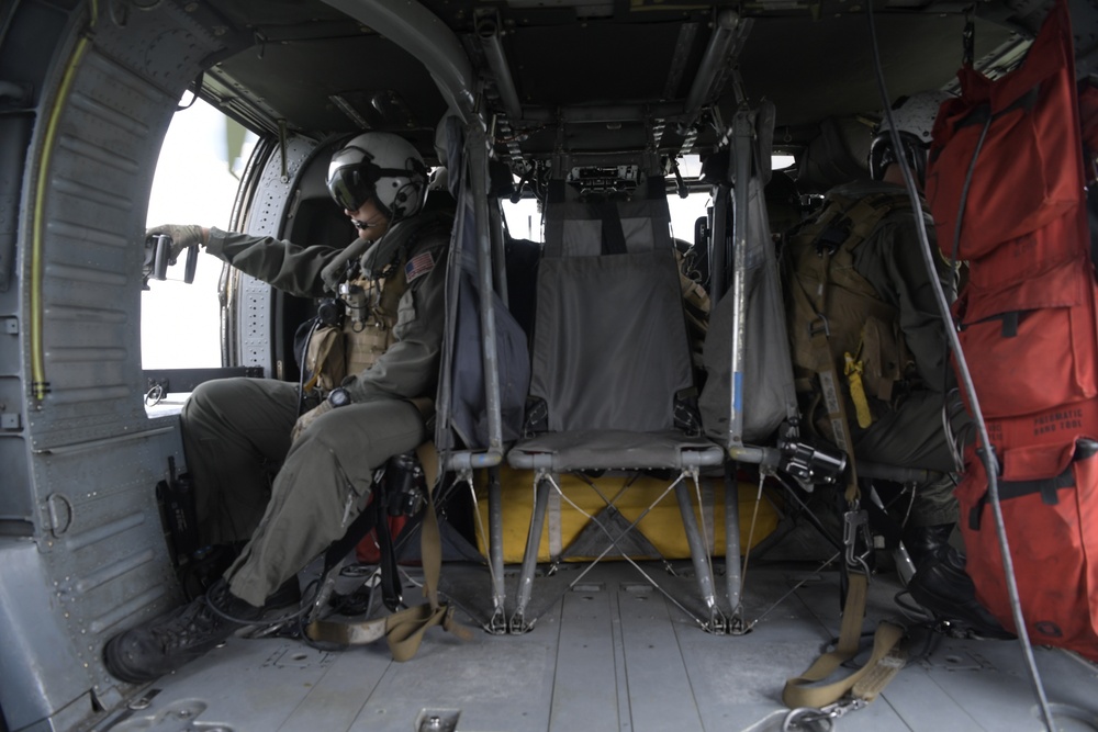 Navy, Marines exercise Special Insertion and Extraction (SPIE) proficiency