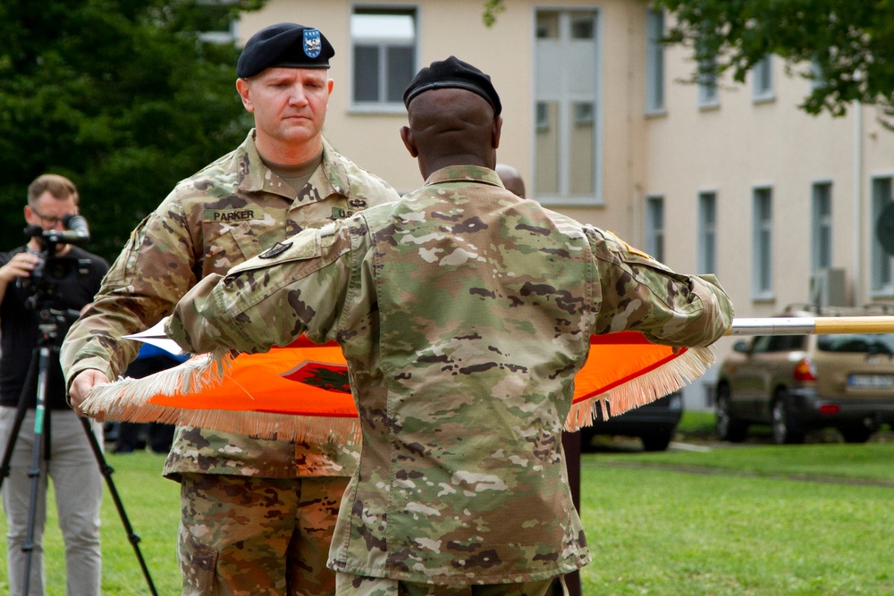 5th Signal Command cases colors after 43 years in Europe