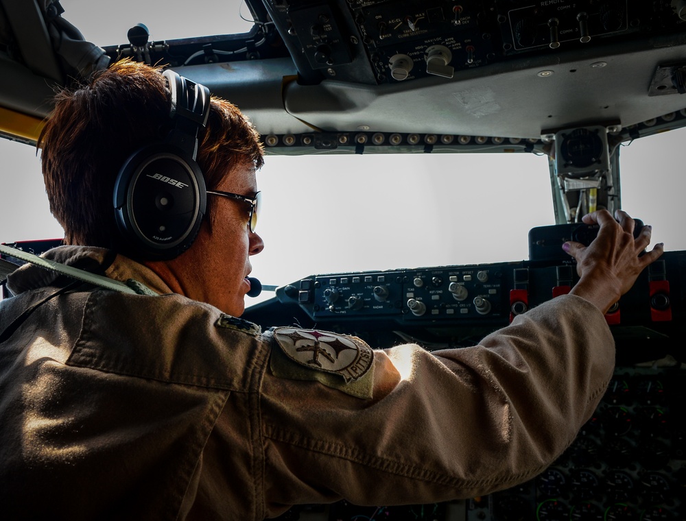 KC-135s refuel USMC F/A-18