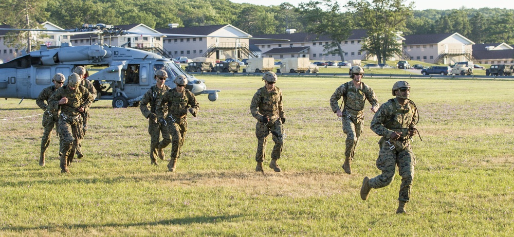 Exit Stage Right: 4th Marine Recon SPIE training