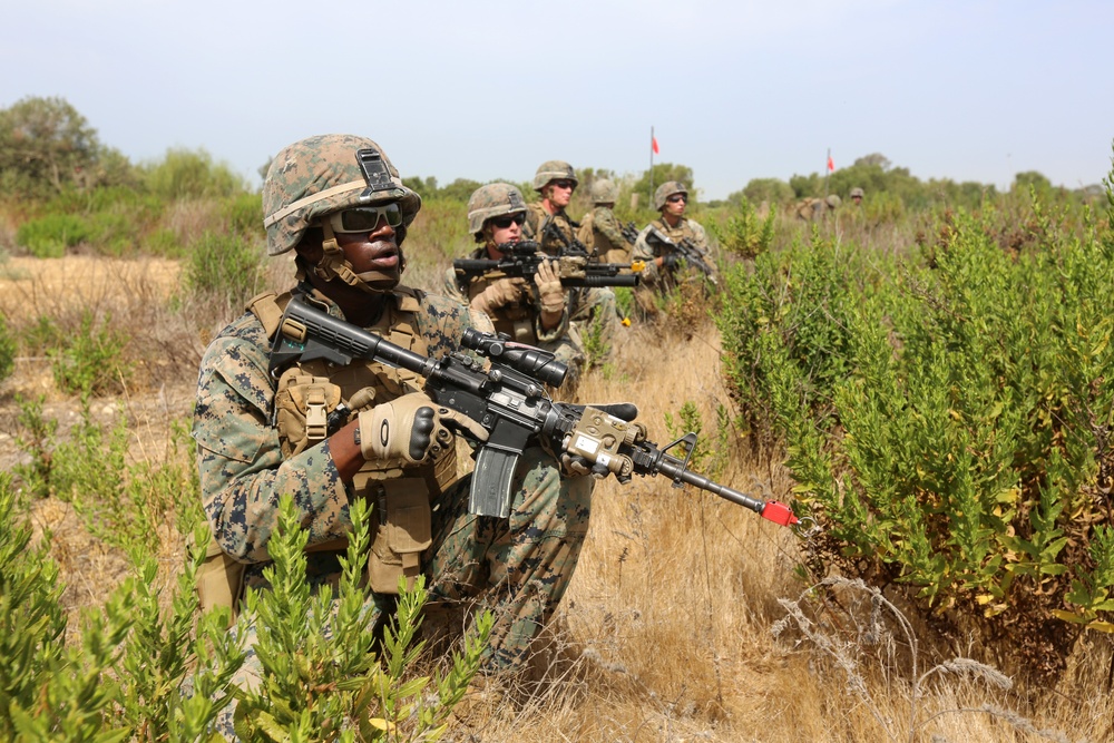 SPMAGTF-CR-AF Conduct Raid During Field Exercise