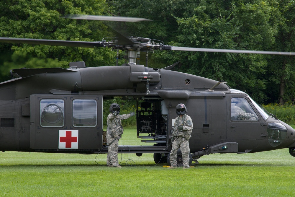 Blackhawk Crew Directs Litter Team